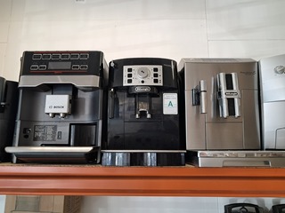 16x Koffiezetapparaten O.a. Delonghi jura bosch Siemens Philips , zwar