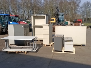 Diverse kantoor meubilair
