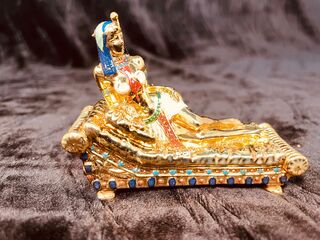 Farao Egyptisch kunstgouden beeld