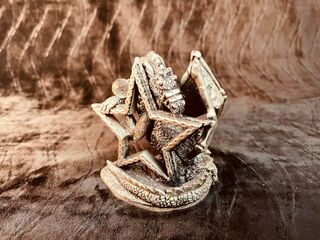 Tudor Mint England – Dragon statuette met zilver vergoten