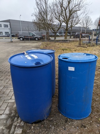 3x Kunststof vat