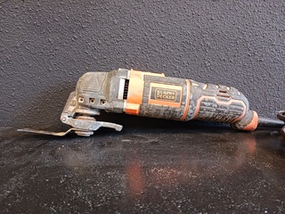 Multitool Black + Decker, MT300