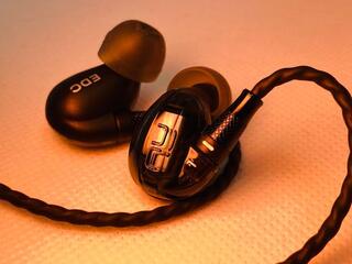 Headset – Massdrop dynamic in-ear DJ monitor