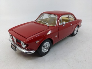 3x Schaalmodel Alfa-Romeo, diverse modellen