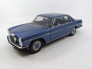 2x Schaalmodel Mercedes, diverse modellen