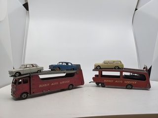 Miniatuur auto transporter met 4x auto o.a. Dinky super toys, Meccano,