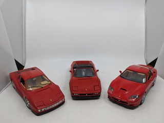 3x Schaalmodel Ferrari, 348, Testarossa en 550