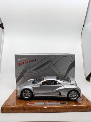 2x Schaalmodel op display Guigiaro, Prima