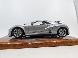 2x Schaalmodel op display Guigiaro, Prima