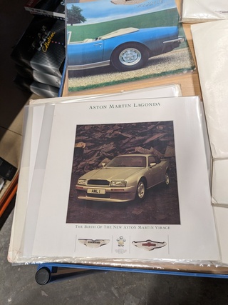 Diverse naslagwerken, documentatie Aston Martin