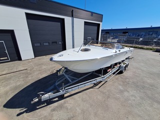 Speedboot op trailer, Riva, Monte Carlo 27 Offshore Superfast, 1974