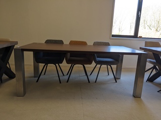 Eetkamertafel Noten