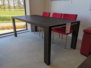 Eetkamer tafel Ganzeboom, Donker grijs