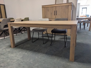 Eetkamertafel van der Drift, Licht bruin
