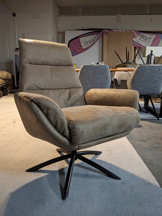Fauteuil Hjort Knudsen, Milano, Lever