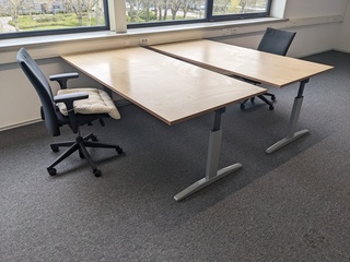 2x In hoogte verstelbaar bureau