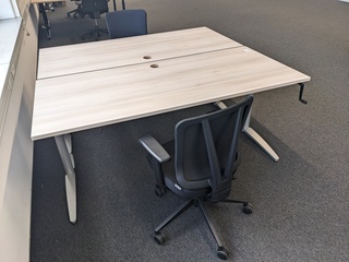 2x In hoogte verstelbaar bureau