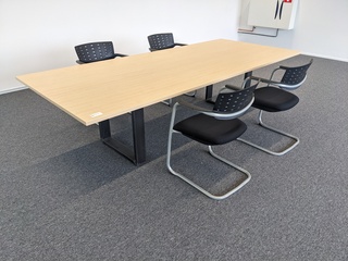 Vergaderopstelling met 4 stoelen