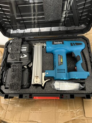 Nailgun nagelpistool, SanderZ, Groen mkt lijn, 2025
