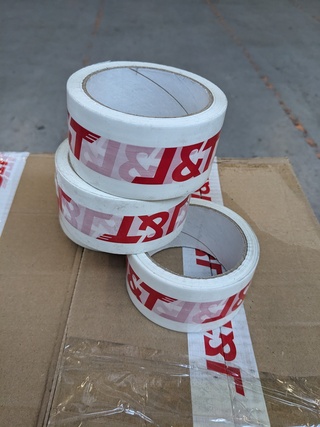 Ca 180 rol solvent tape met opdruk