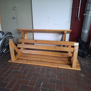 3x Kleedkamerbank, wandmontage