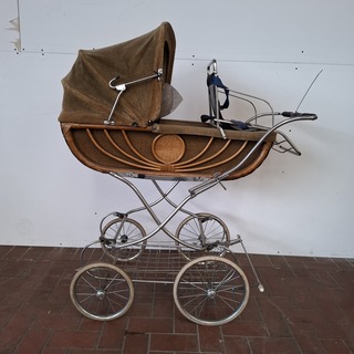 Nostalgische kinderwagen