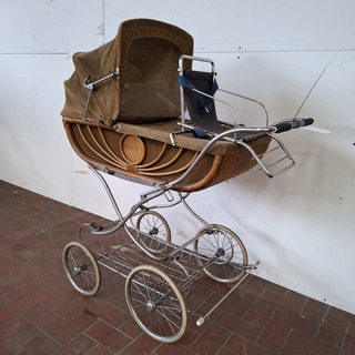 Nostalgische kinderwagen