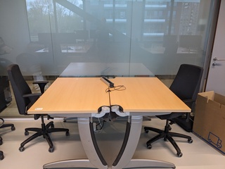 2x Bureau met 2x bureaustoel | locatie Amsterdam