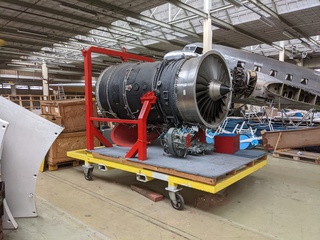 Vliegtuigmotor op frame, Rolls-Royce, Tay