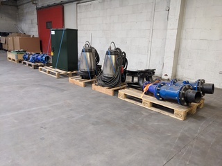 Pomp installatie met schakelkast tbv Infra project, Grundfos
