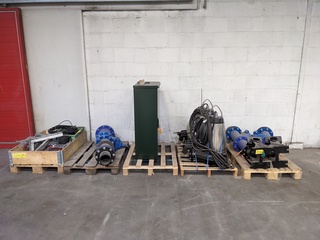 Pomp installatie met schakelkast tbv Infra project, Grundfos