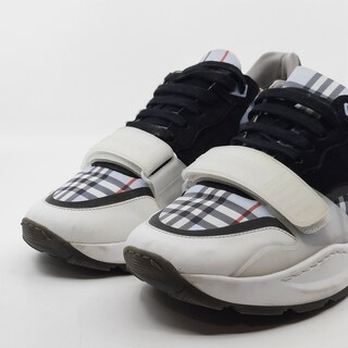 Paar sneakers, maat 42, Burberry