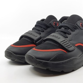 Paar sneakers, maat 42, Burberry