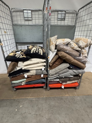 Ca. 35x Kussen met hoes
