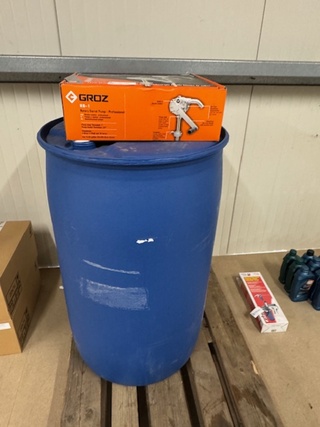 200l kunststof vat met vatpomp Groz, RB-1