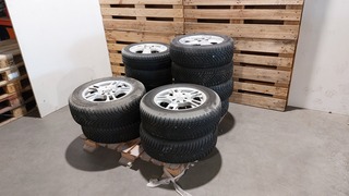 3x Autobanden met velg