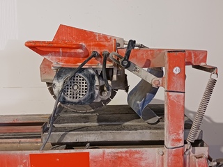 Steen-tafelzaagmachine – 600mm – 230V Euro Shatal, TS351-45, bouwjaar