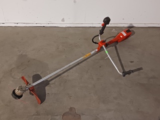 Bermmaaier met accu en lader, Husqvarna, 520iRX, 2021