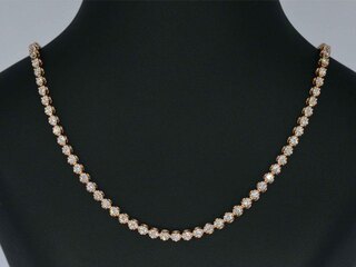 Rosegouden collier met 107 briljant geslepen diamanten