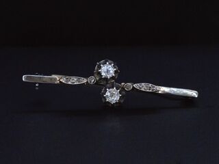 Gouden broche met diamanten