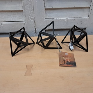 3x Decoratieve polyhedra Elevated Tetrahedron