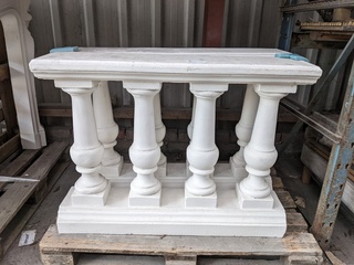 2x Balustrade