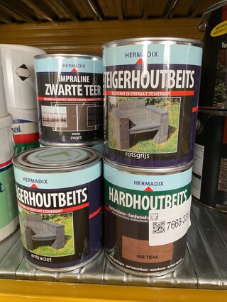 Ca. 27x Diversen soorten Hermadix beits en teer