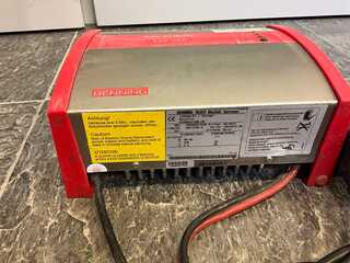 Batterij lader Belatron, 24V 25A, Rood, bouwjaar 2012
