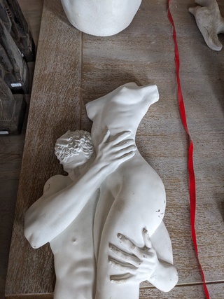 ca. 12x  Betonnen beeld
