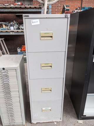 2x Archiefkast inclusief spinningwiel