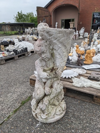 Tuinbeeld Putti met waterbak