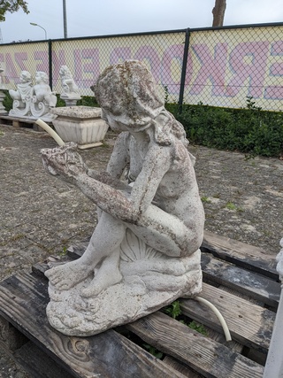 Vijverornament, vrouw