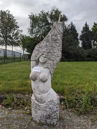Vijverornament, vrouw