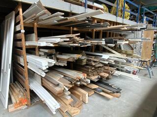 Partij balken plinten en glaslatten